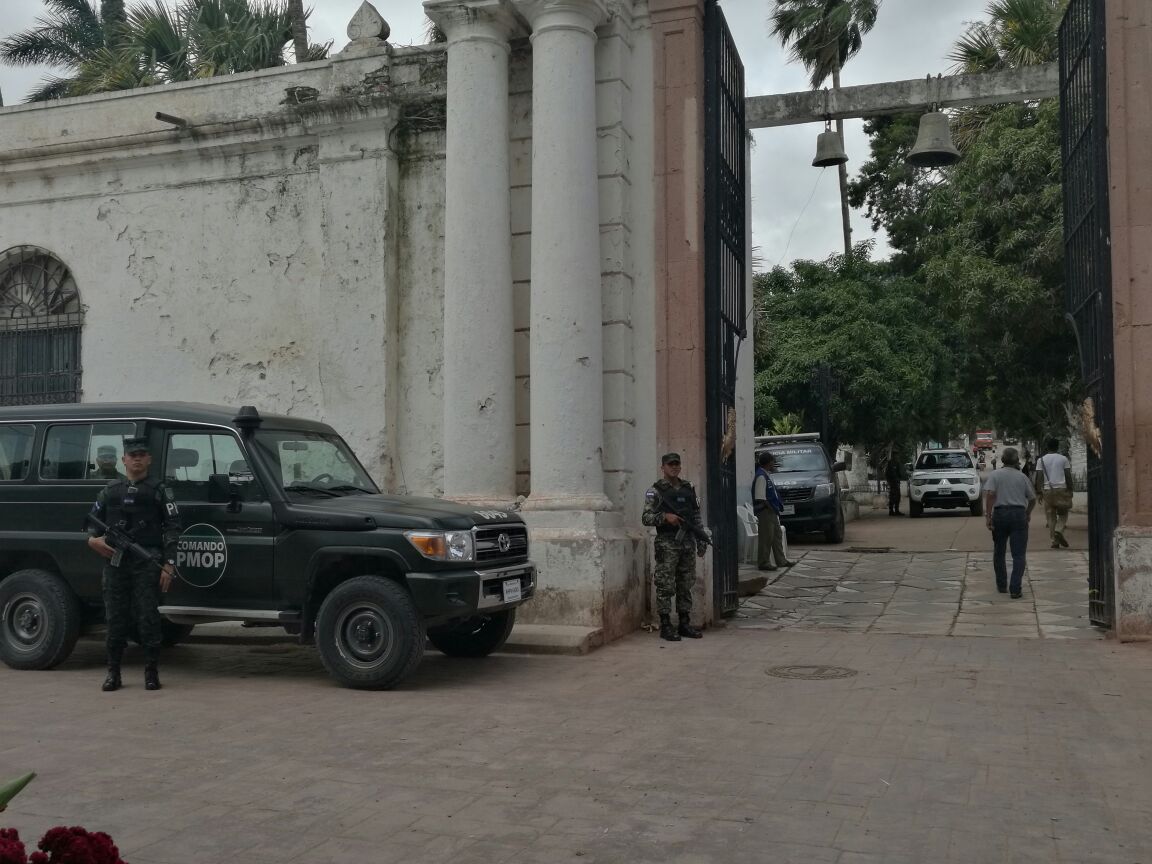 Incrementan seguridad en cementerios por día de difuntos