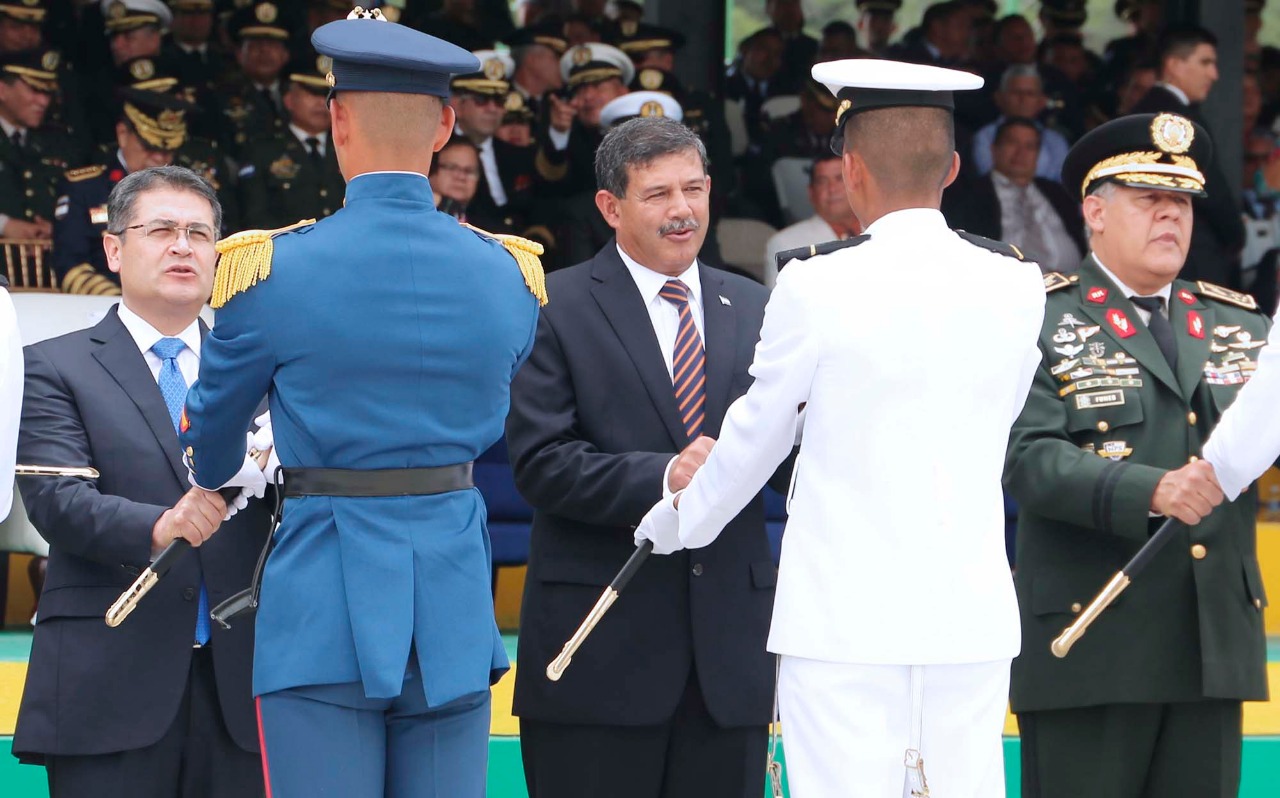Fortalecimiento y educación permanente para los miembros de las Fuerzas ...
