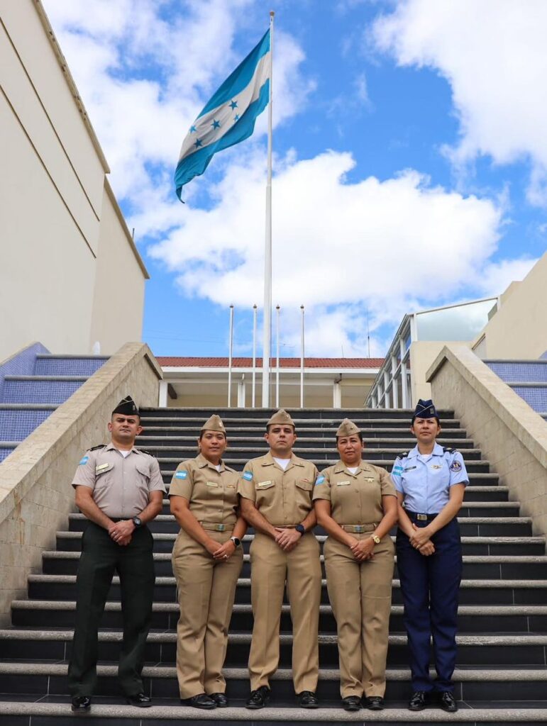 Militares hondureños en mision de paz en Colombia